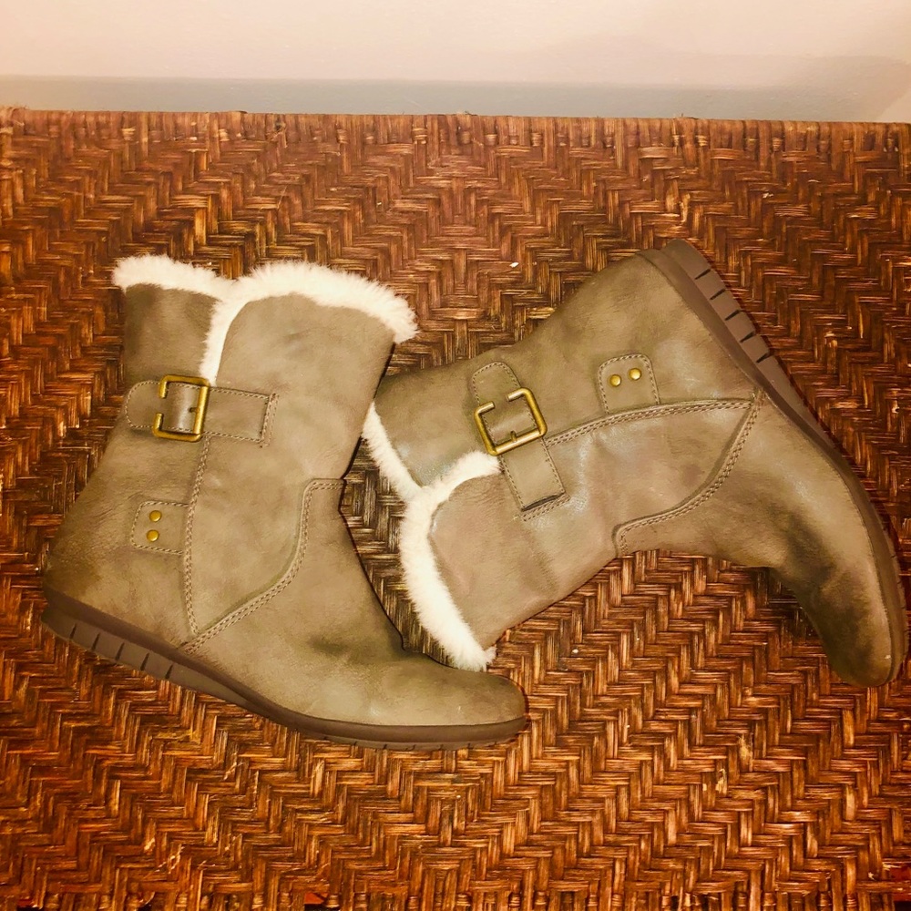 Cliffs by White Mountain Women Boots Size 7 1/2M